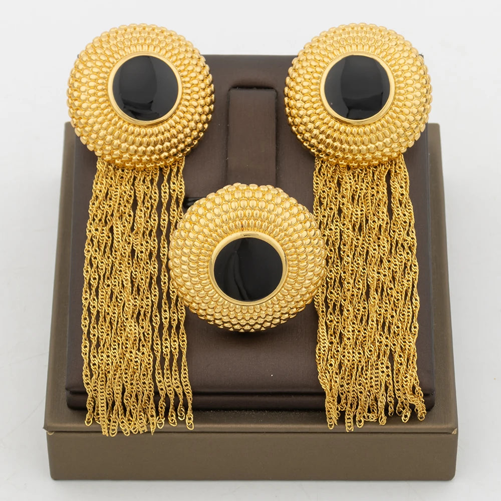Luxuriöse Quastenohrringe mit Ringset für Dubai Afrikanisches Goldfarben- und Schwarzfarben-Schmuckset Quadratisches Design Ohrringe