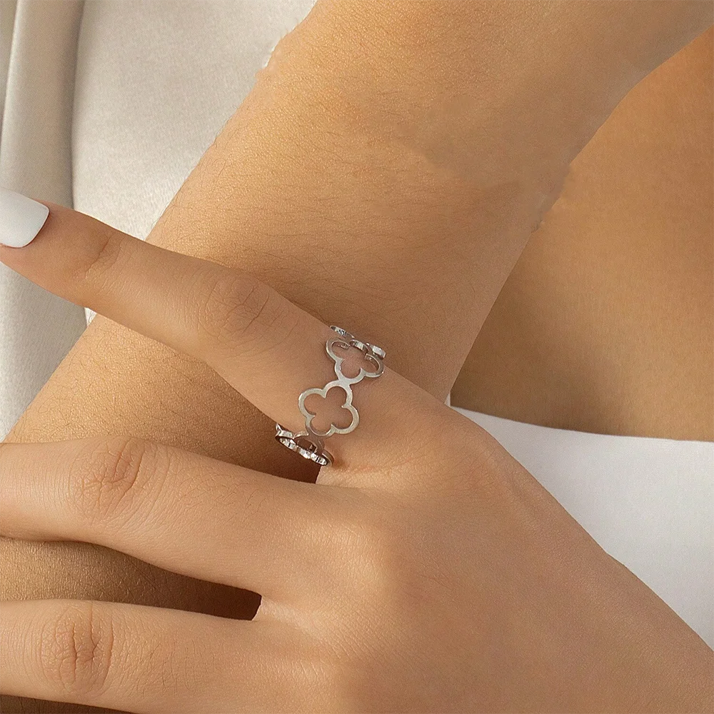 DOTIF Edelstahl Glücklicher Hohler Vierblättriger Kleeblattring Weibliche Mode Einfacher Öffnungsverstellbarer Fingerschmuck Partygeschenke