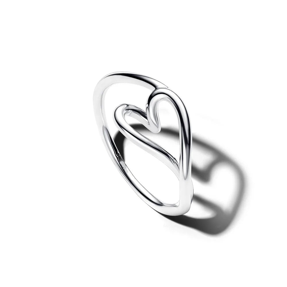 2026 Heiß verkaufter Ring aus 925er Sterlingsilber mit Herz-, Schmetterlings- und Blumenmotiv, exquisites und charmantes Schmuckgeschenk für europäische Frauen