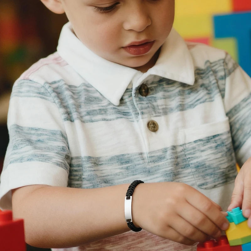 Personalisiertes Namensarmband für Mädchen Jungen Kind, Verstellbares geflochtenes Seilarmband mit individuellem ID-Tag, Graviertes Geburtstags-Weihnachtsgeschenk