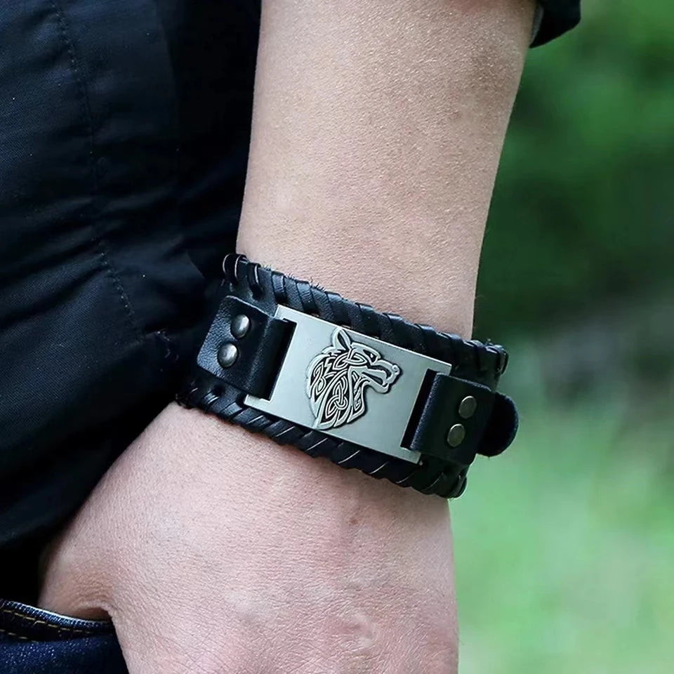 Herren Stilvolles Wikinger-Armband Leder Kühnes Wolfsmotiv Metallverzierung Armreif Punk Rock Partys Schmuck Einzigartiges Geschenk