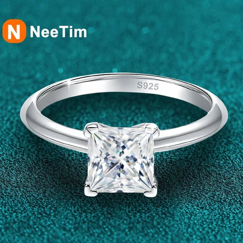 NeeTim 2 Karat VVS1 Prinzessschliff Moissanit Diamantring für Damen S925 Sterlingsilber Eternity Band Hochzeitsfeier Edelschmuck