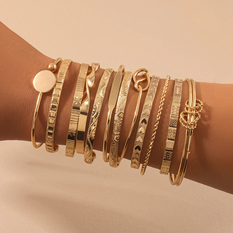12-teiliges/Set trendiges mehrschichtiges offenes Armreif-Set für Damen, Punk Goldfarben, geometrisch, zart, Twist-Armbänder, Hochzeitsgeschenke