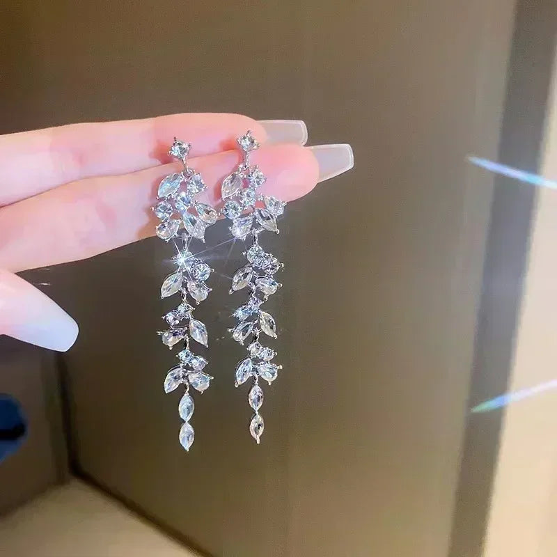 Bunte Blumen Schmetterling Ohrringe Siebenteiliges Set Für Frauen Mode Personalisierte Tägliche Accessoire Party Schmuck Geburtstagsgeschenke