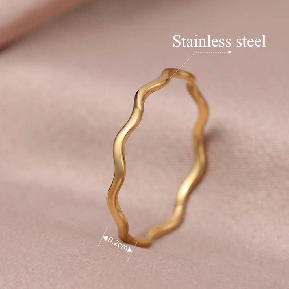 DOTIFI Edelstahlring Minimalistische Meereswelle Leichter Luxus Eleganter Mode-Paarring für Damen Schmuck Hochzeit Trendige Geschenke