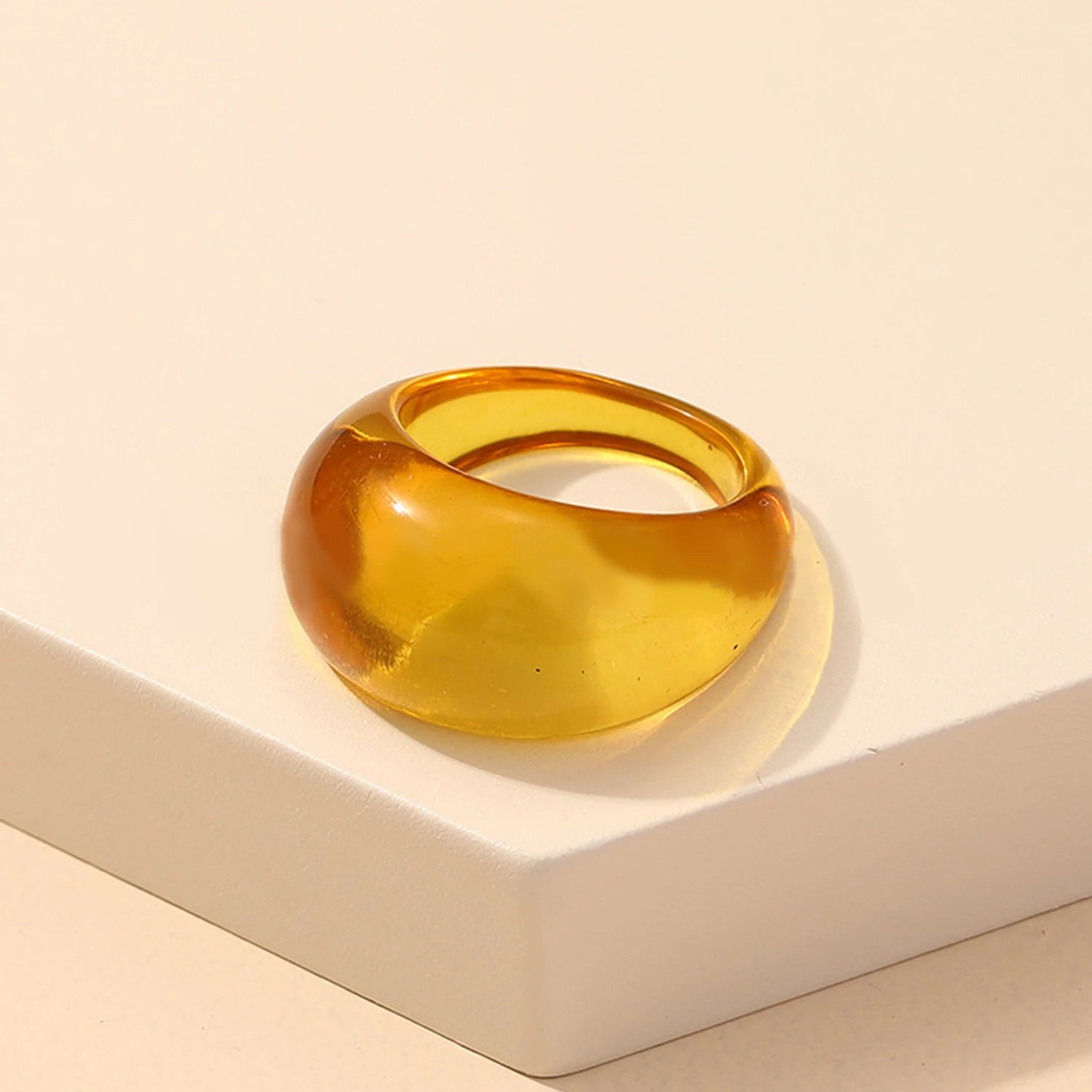 Neue koreanische bunte Acrylringe Vintage runde Ringe für Frauen Große Kpop-Fingerringe für Mädchen Punk-Harzringe Modeschmuck