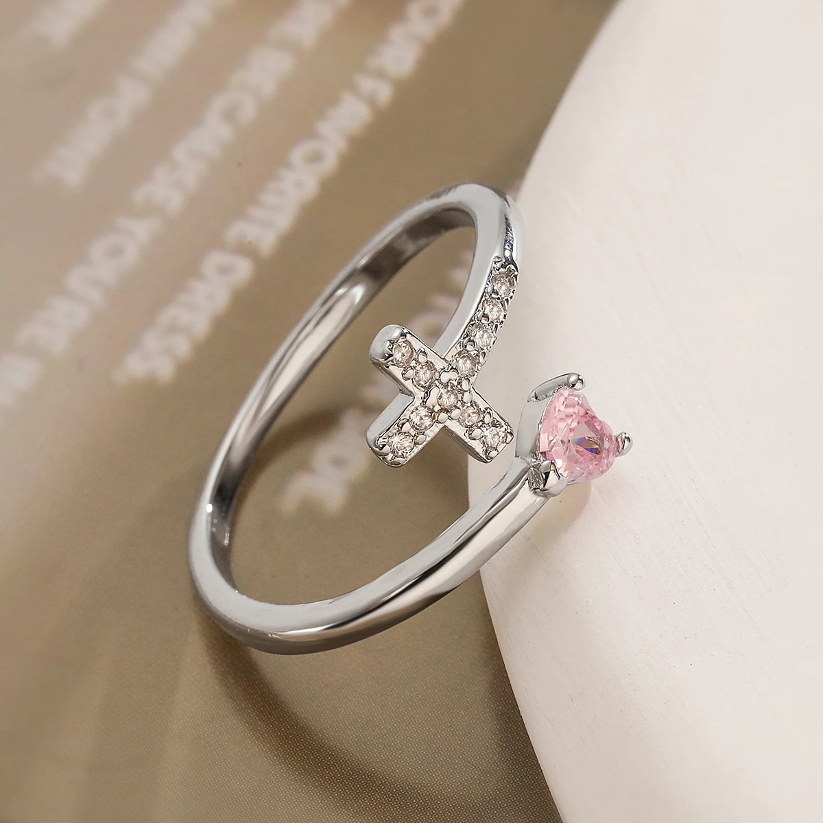 NEWBUY 2026 Neue Mode Klare Glänzende CZ Zirkon Kreuz Böser Blick Ringe für Frauen Mädchen Finger Zubehör Party Schmuck Geschenk