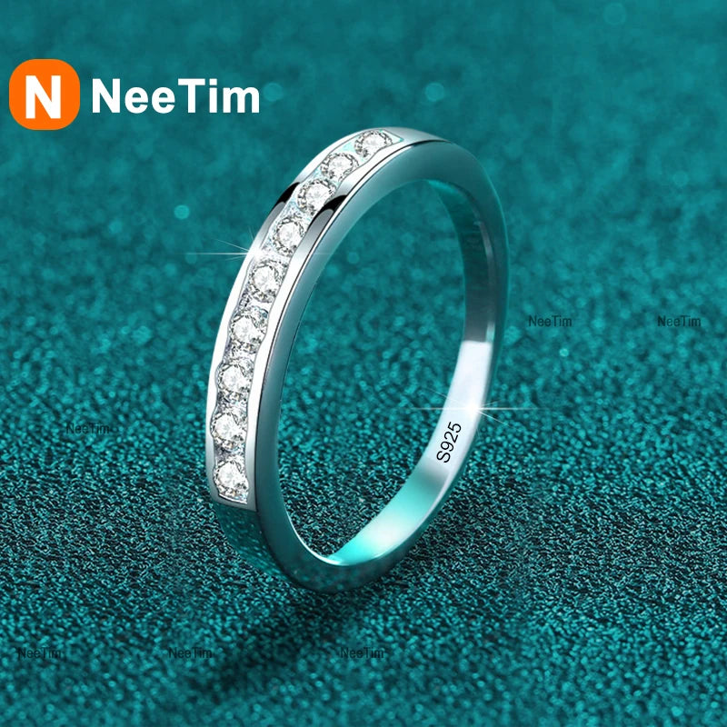 NeeTim 2mm Moissanit Ring für Damen, 925 Sterling Silber Ringe mit Goldbeschichtung, Hochzeitsantrag, Verlobungsring, Band