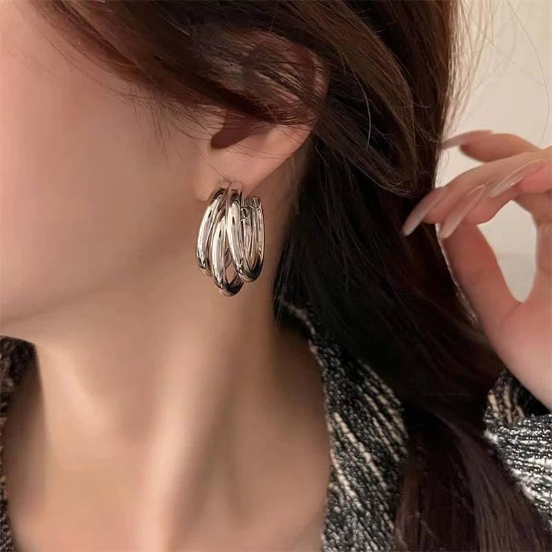 Pendientes de aro coreanos dorados para mujer, de metal, elegantes, vintage, geométricos, llamativos, de lujo, para fiesta 2025, nuevo regalo de joyería