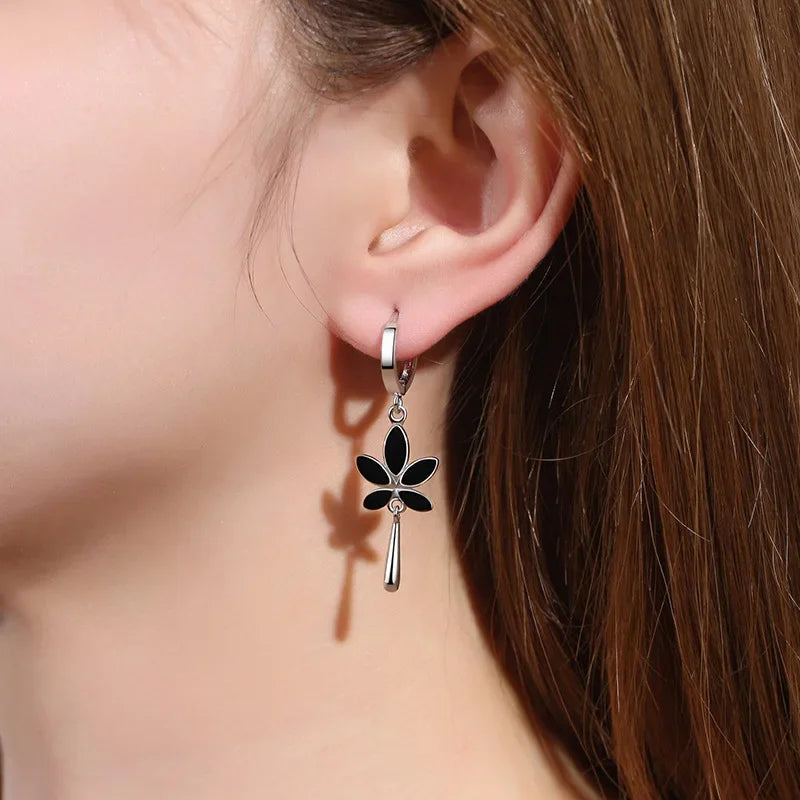 Retro kreativer schwarzer Ahornblatt-Ohrhänger, neue trendige 925er Sterlingsilber-Ohrringe für Damen, Ohrschmuck, Mädchen, Valentinstagsgeschenke