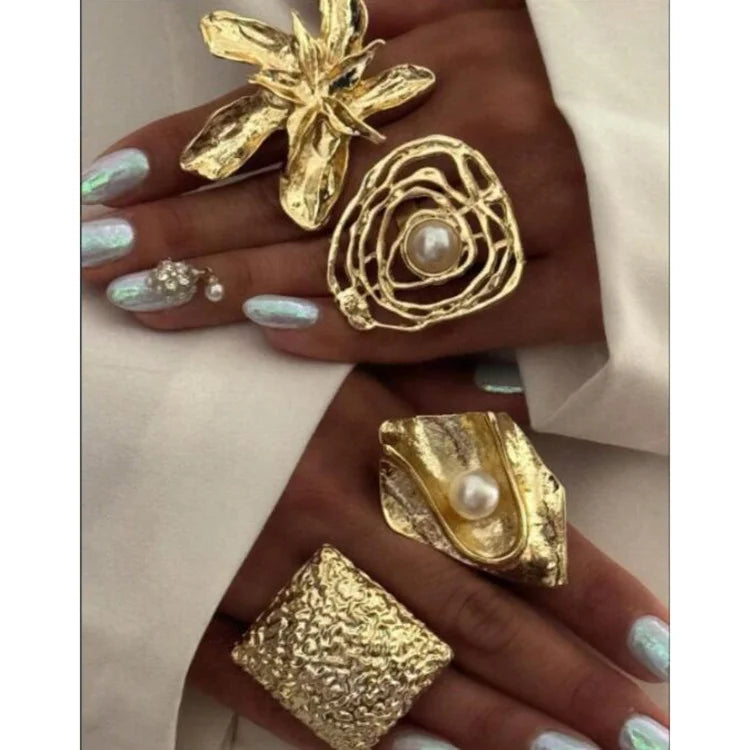 4 Stück übertriebenes Ring-Set in Goldfarbe für Damen 2025 Persönlichkeit Metall Punk Party Große Blume Fingerring Schmuck Zubehör
