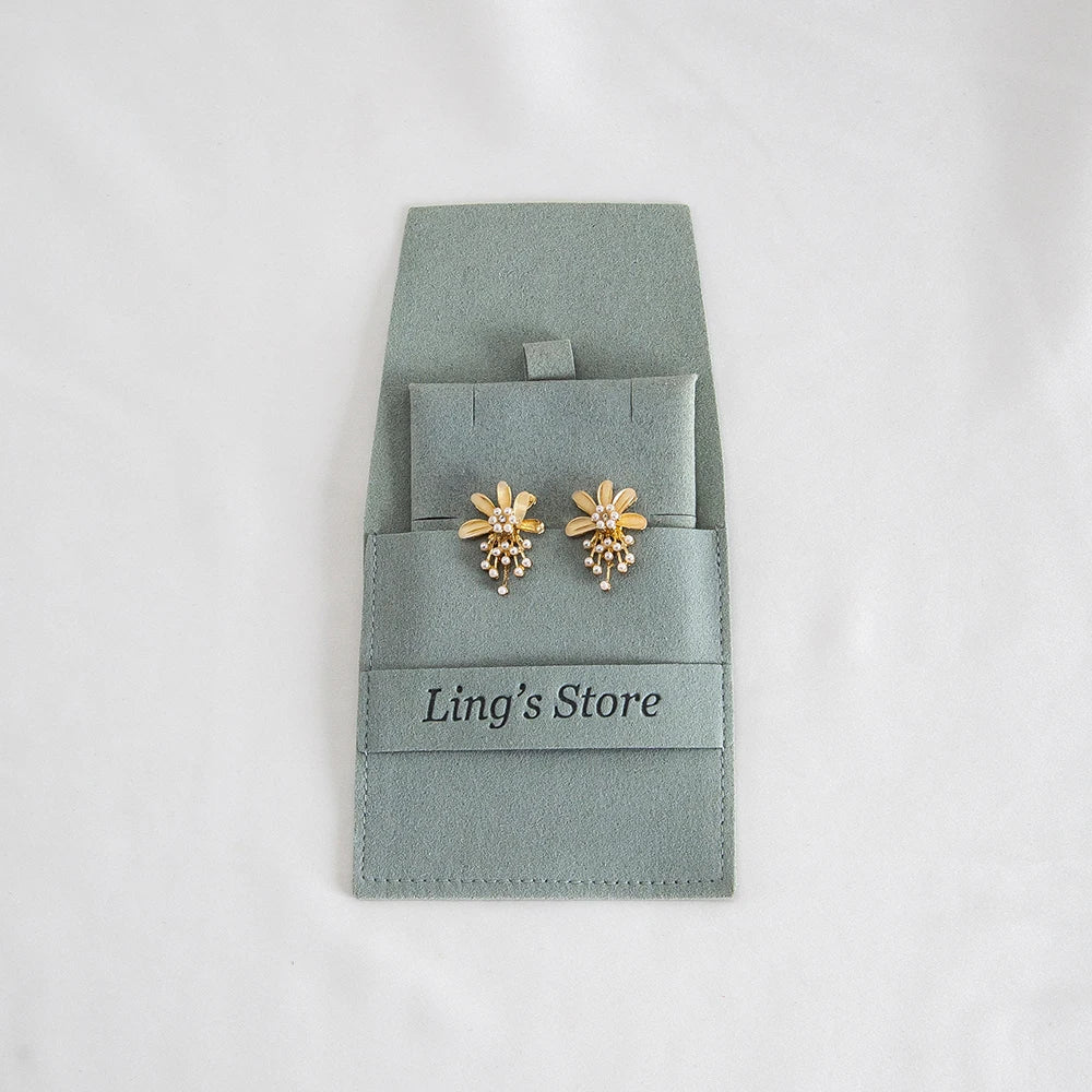 20/50/100 Stück personalisiertes Logo Schmuck Mikrofaserstreifen 8x8cm Taschenkarten für Ohrringe Ohrstecker Halskette Anhänger