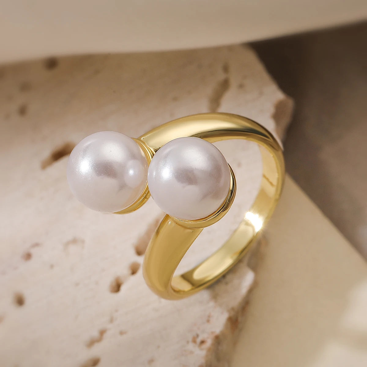 NEWBUY Trendiger Goldfarben Kupfer Geometrischer Schmuck Luxuriöser AAA Zirkonia Ehering Für Elegante Frauen Verlobungsgeschenk