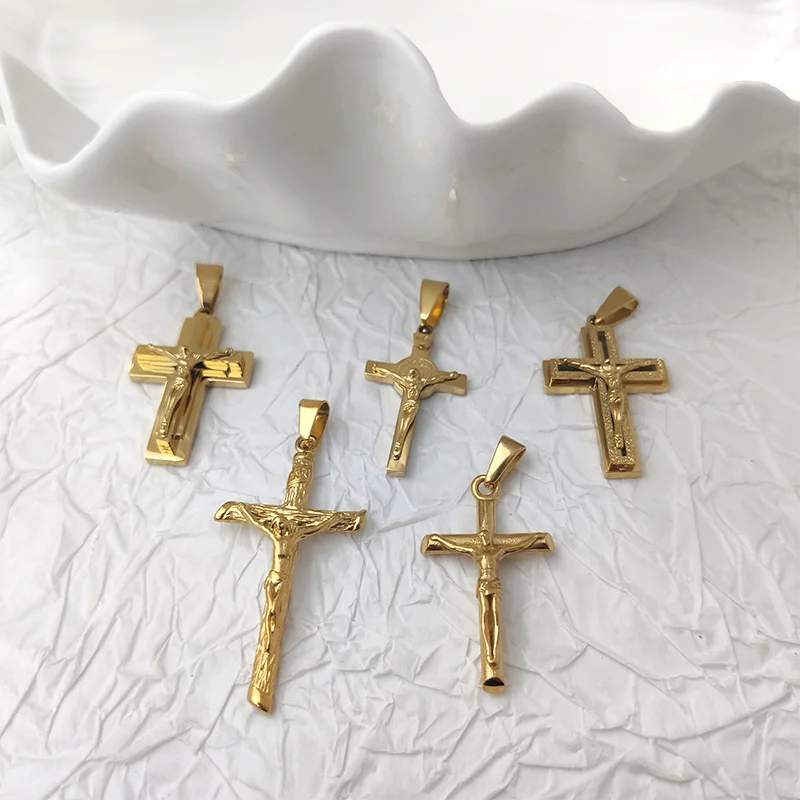 Nuevo Diseño 18K Chapado en Oro Impermeable Acero Inoxidable Colgante Cruz de Jesús Para Hombres Amuletos Religiosos