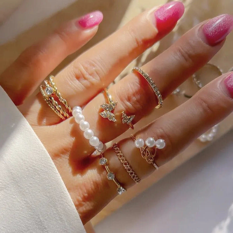 Bohemian Schmetterling Perlenringe Set für Damen Glänzende Perle Gothic Vintage Plattiert Retro Strass Einfacher Fingerschmuck Geschenk