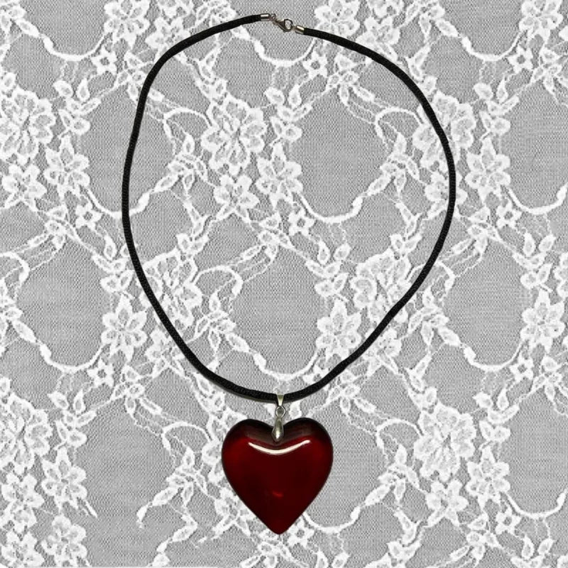 Großer roter Glasherz-Anhänger, schwarze Kordel-Halskette für Frauen, Pink Grün Rot AB Lila Kristallstein, hübscher Y2K Anhänger-Schmuck