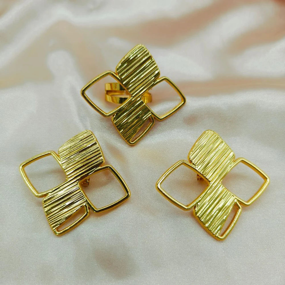Dubai vergoldete Ohrringe und Ring Schmuckset für Frauen, hohles Design Ohrringe und Fingerring Set für Verlobungsgeschenke