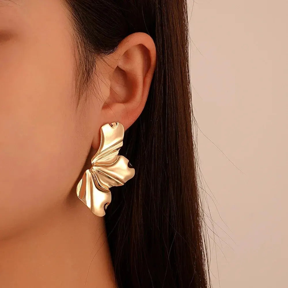 Große Ohrstecker in Blumenform aus Metall für Damen, goldfarben, übertriebene, unregelmäßige Form, Damen-Ohrstecker, silberfarbener Schmuck