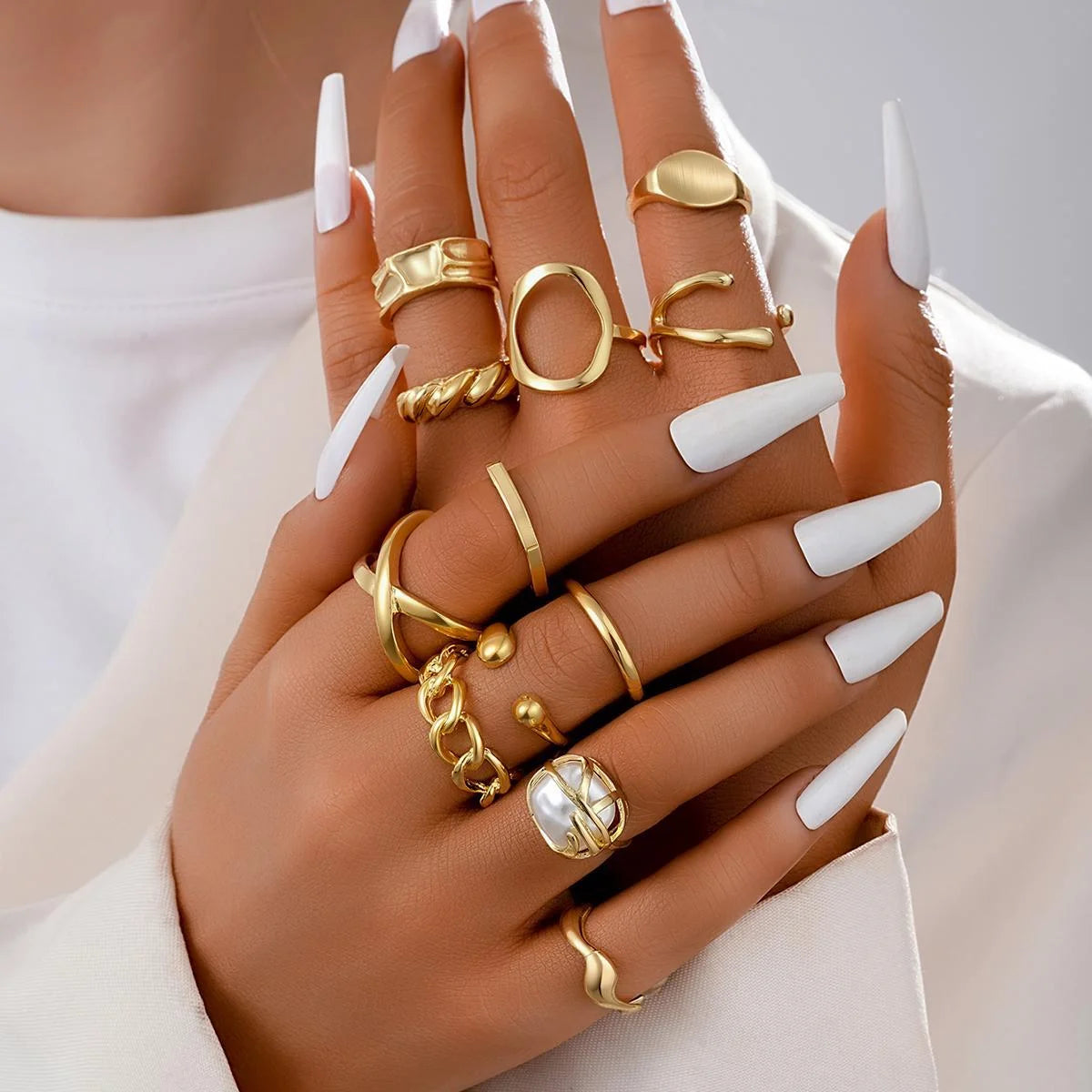 Neue 10-teilige/Set unregelmäßige glatte Ringe für Frauen, geometrisch übertrieben, goldfarbene Fingerringe, Vintage-Mode-Partyschmuck