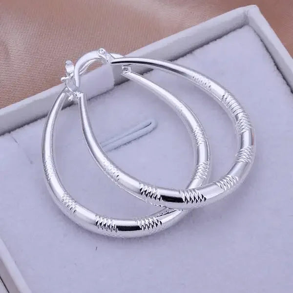 Venta al por mayor de moda hermosa 925 plata esterlina pendiente para mujer clásico encanto joyería linda dama fiesta de boda