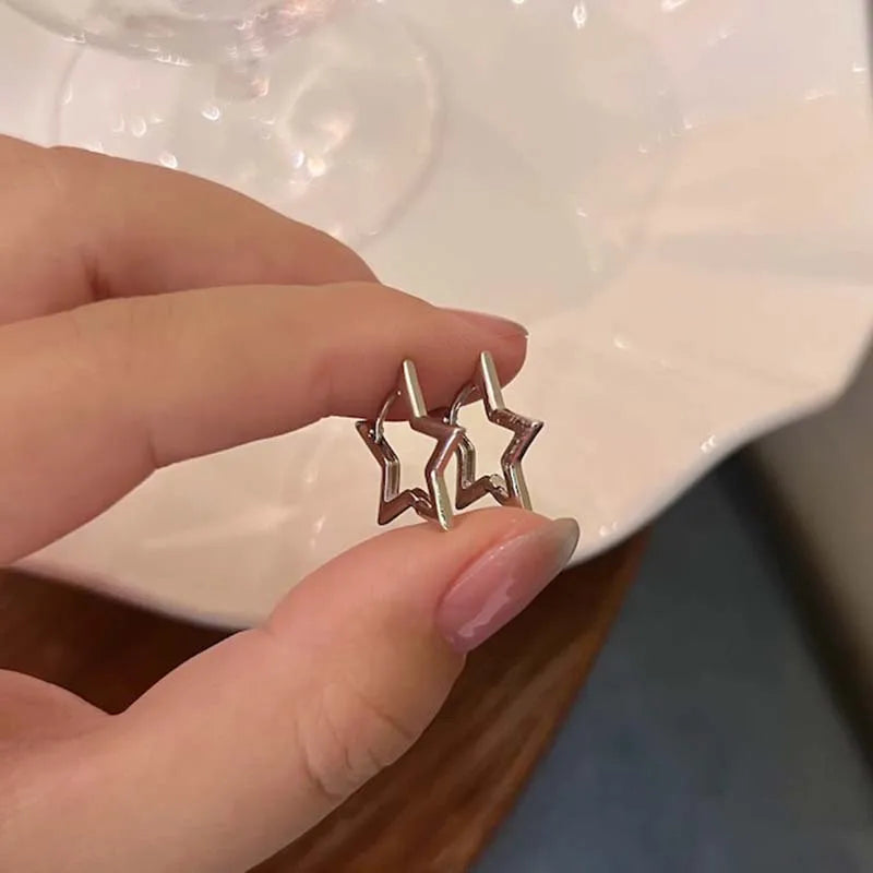 Y2K-Stil hohle fünfeckige Ohrstecker für Frauen Personalisierter Stern-Asterismus runder Ohrring Schnalle Metall-Accessoires Modeschmuck
