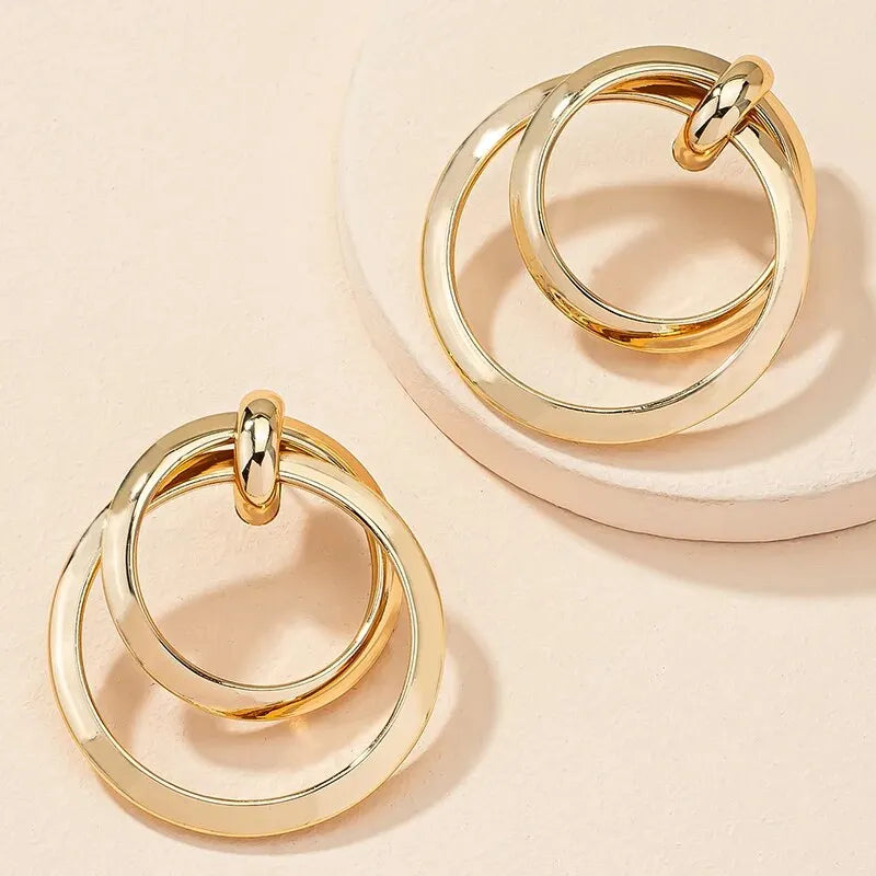 Pendientes de aro grandes trenzados color oro para mujer, fiesta en club nocturno, pendientes colgantes para chica, pendientes llamativos geométricos