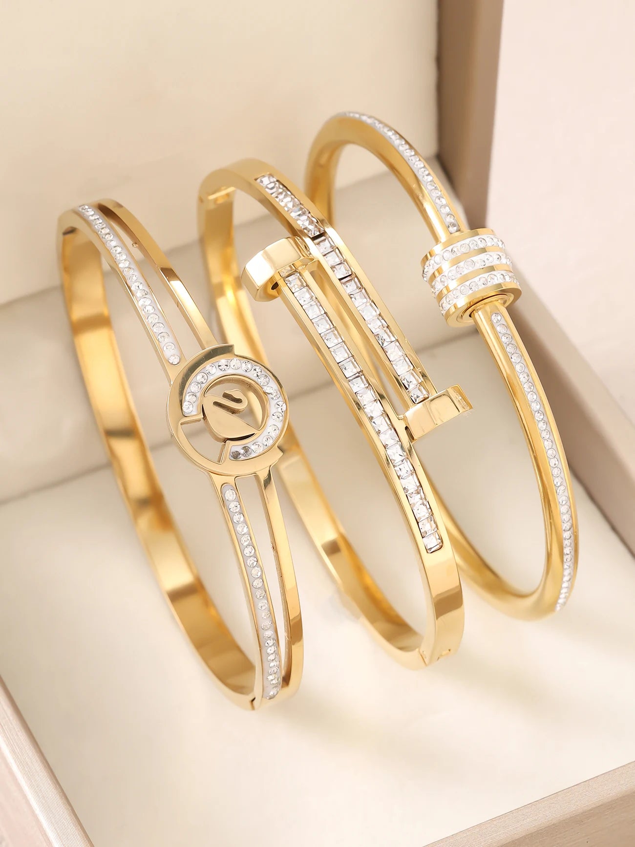 1 Stück 18K vergoldetes stapelbares Edelstahlarmband mit Kette und Kleeblatt-Design, Modischer Stil für Damen, Geeignet für Freizeit