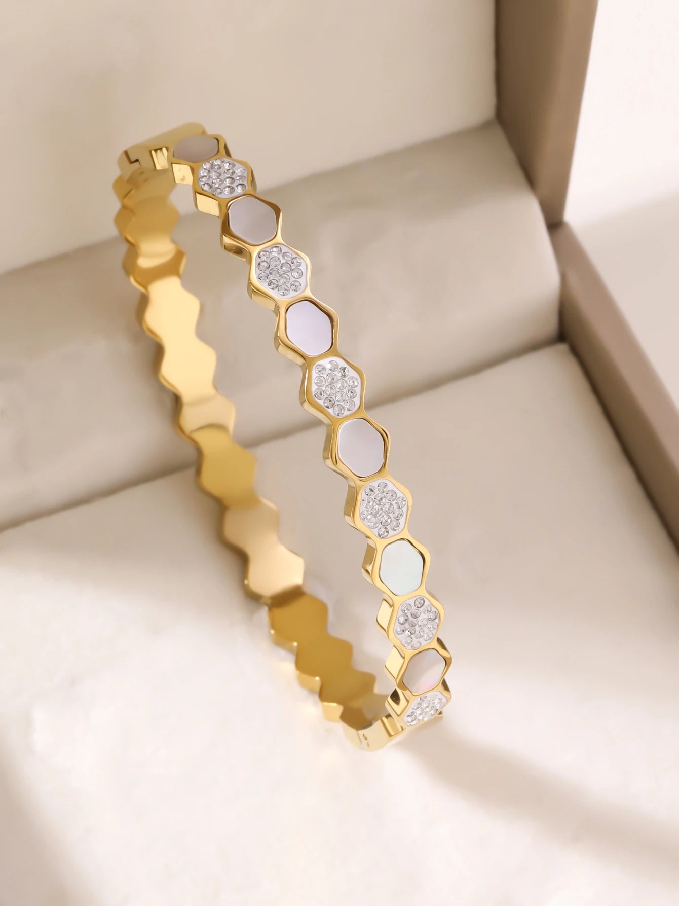 1 Stück/Set Damen Hochzeitsschmuck Party Feiertag Valentinstag Geschenk Edelstahlarmband vergoldet mit 18K Gold Armband