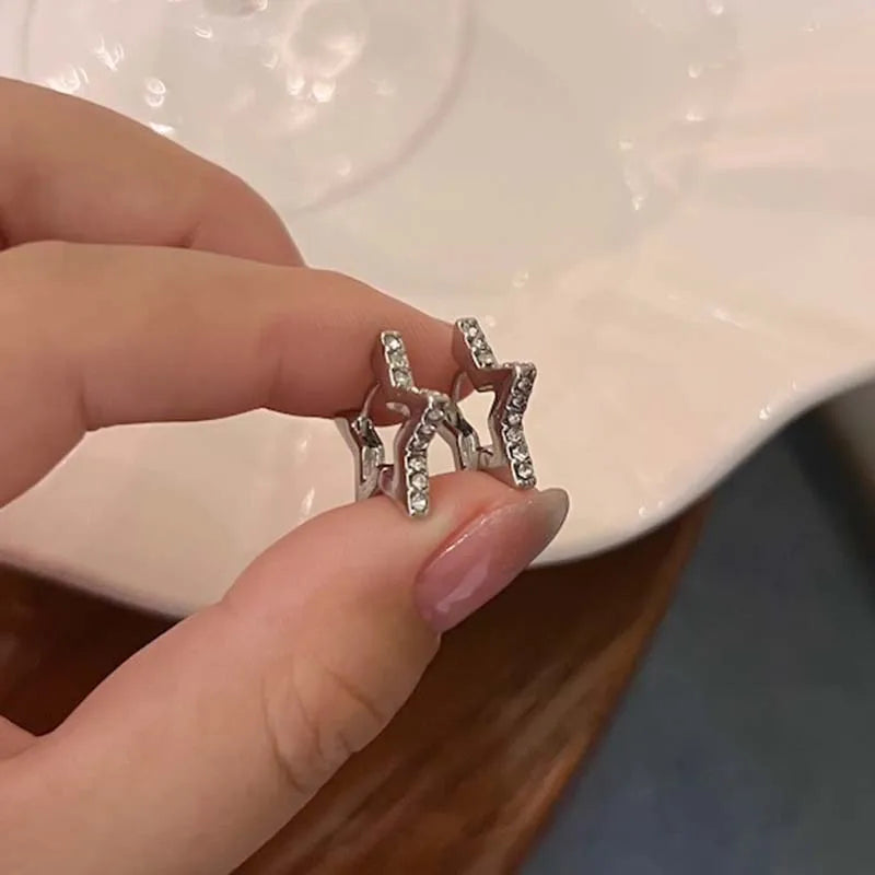 Y2K-Stil hohle fünfeckige Ohrstecker für Frauen Personalisierter Stern-Asterismus runder Ohrring Schnalle Metall-Accessoires Modeschmuck