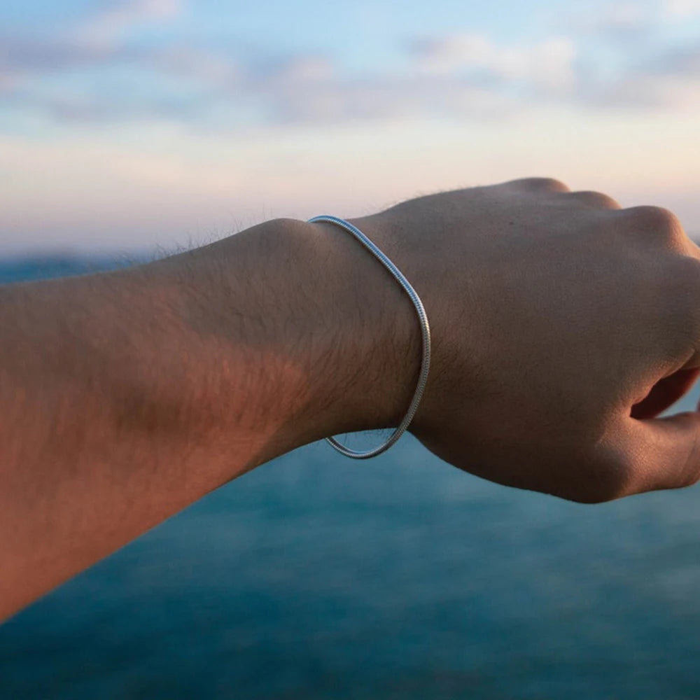 Modische Edelstahl-Schlangenketten-Armbänder für Damen Goldfarbene Armbänder Charm Sommer 2022 Schmucktrends Großhandel