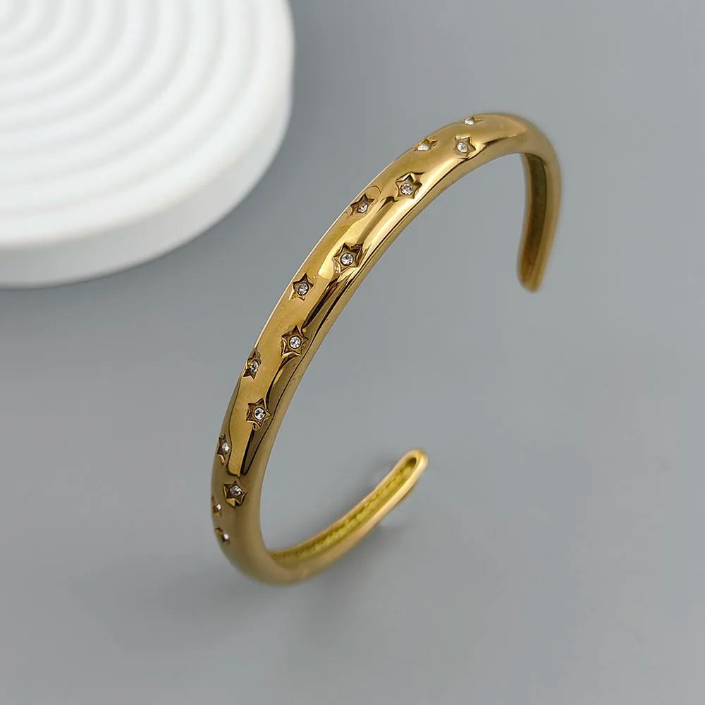 Neues fünfzackiges Stern Zirkon vergoldetes Edelstahlarmband 18K, hochwertiges wasserdichtes Pärchenarmband, Ehefrau Geschenk