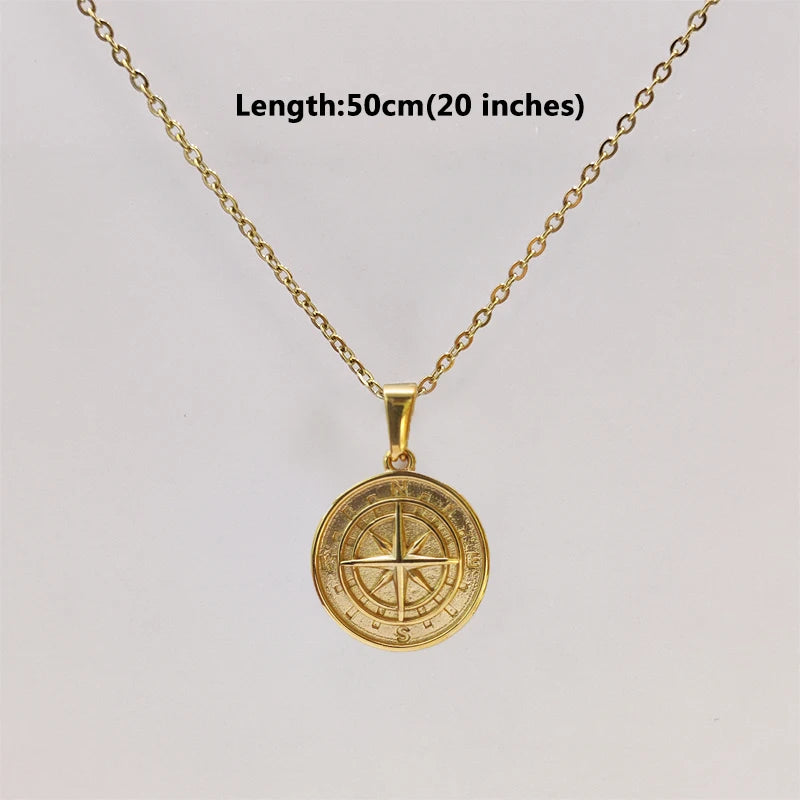 Collar con colgante de brújula de acero inoxidable chapado en oro de 18 quilates - Diseño de moneda redonda para hombres y mujeres, regalo de joyería unisex impermeable
