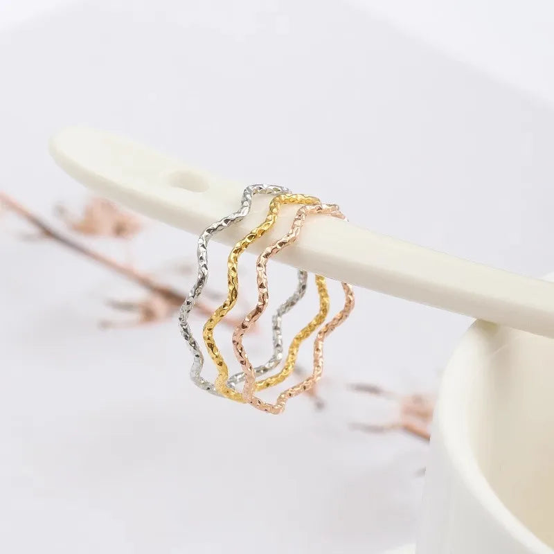 1 mm dünner Wellen-Design-Ring aus Edelstahl, Ehering für Damen und Mädchen, Größe 5-10