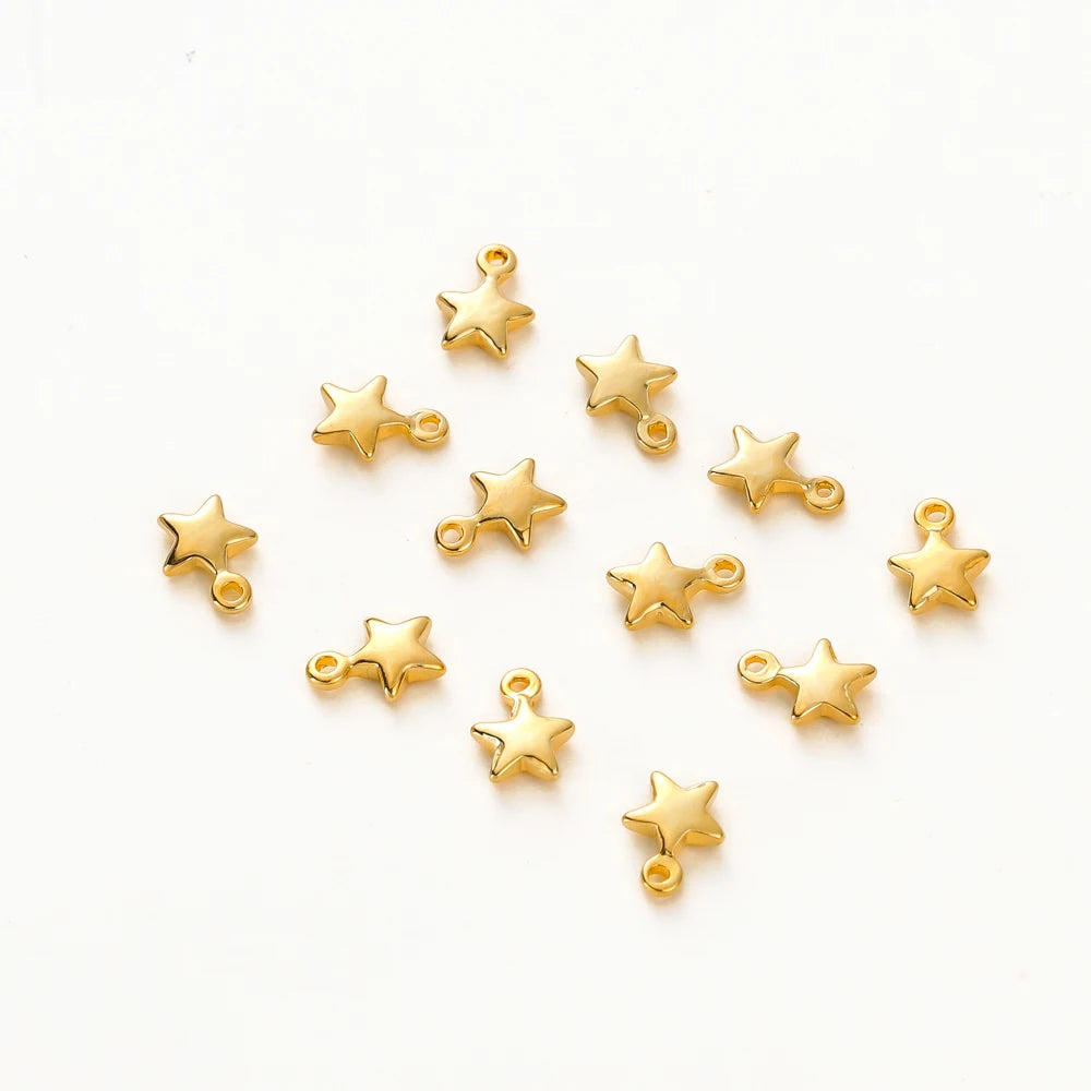 20 unidades/lote de dijes pequeños de estrella de latón chapado en oro de 14K y 18K de 5x7MM con orificio de 1.0MM de alta calidad para accesorios de joyería DIY