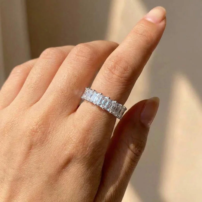 925 Sterling Silber Wunderschöne Verlobungsringe Liebe Hochzeitsschmuck Voll gepflastert Quadratischer Kristall Zirkon Eleganter Damen Verlobungsring