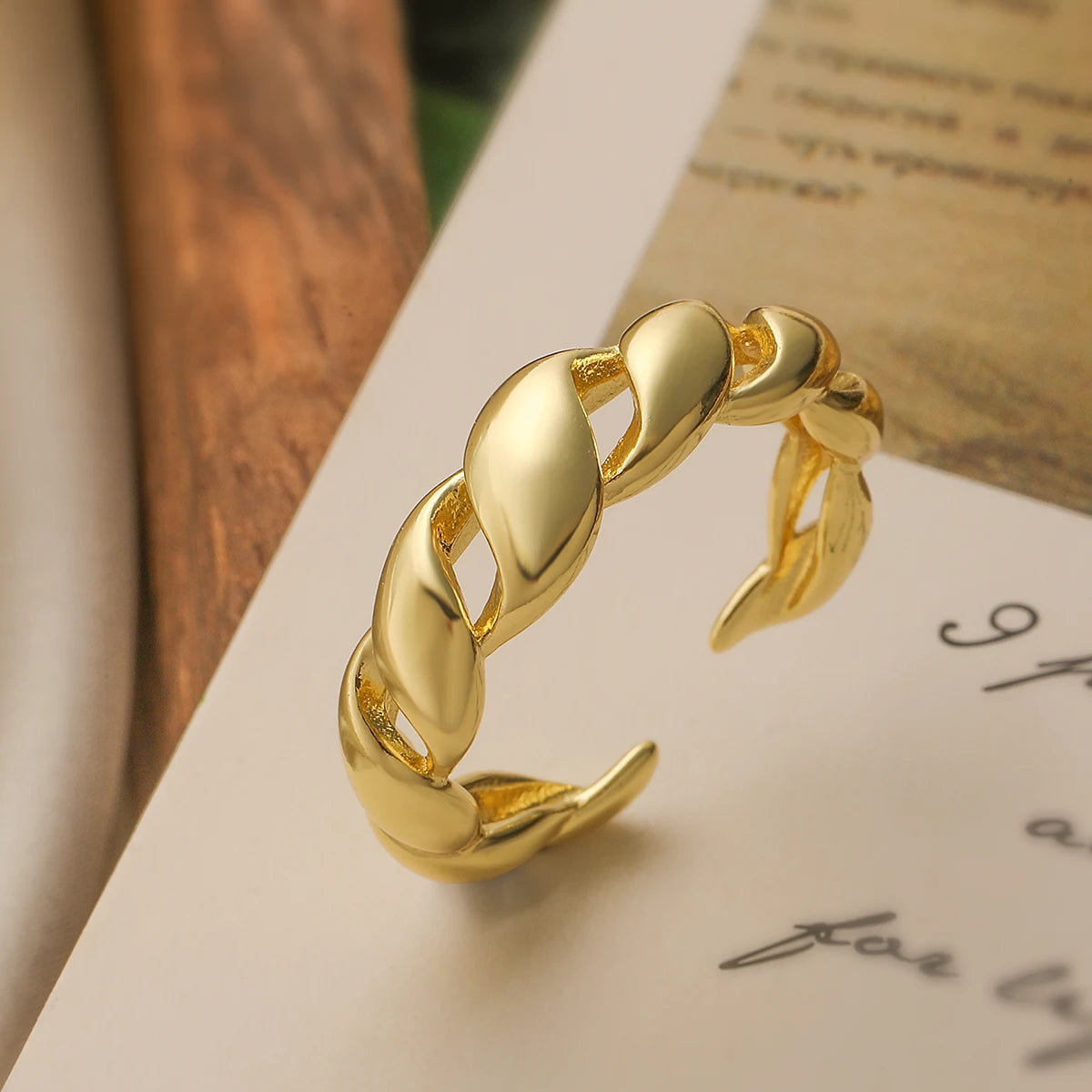 NEWBUY Mode Goldfarbe Kupfer Hochzeit Schmuck Luxus AAA Zirkonia Schloss & Schlüssel Anhänger Fingerring Verstellbar für Frauen Mädchen