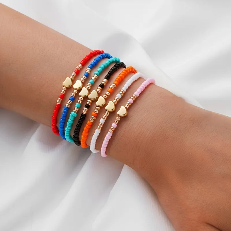 7-teiliges Armband-Set aus bunten Reisperlen für Damen, modisches Armband mit Herzanhänger, elastische Perlenkette, Damen, trendiger Schmuck, Geschenk