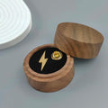 Broche creativo de acero inoxidable con forma de rayo, juego de insignias impermeables que no se decoloran, broche de solapa para traje, para llevar en bodas o fiestas