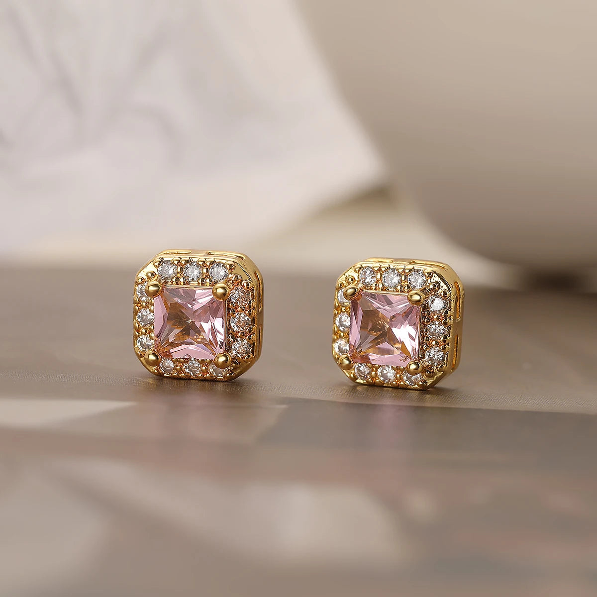 NEWBUY Rot/Weiß/Blau/Rosa/Grün 5 Farben Kristall Quadrat Ohrstecker Für Elegante Frauen Gold Farbe CZ Hochzeit Schmuck