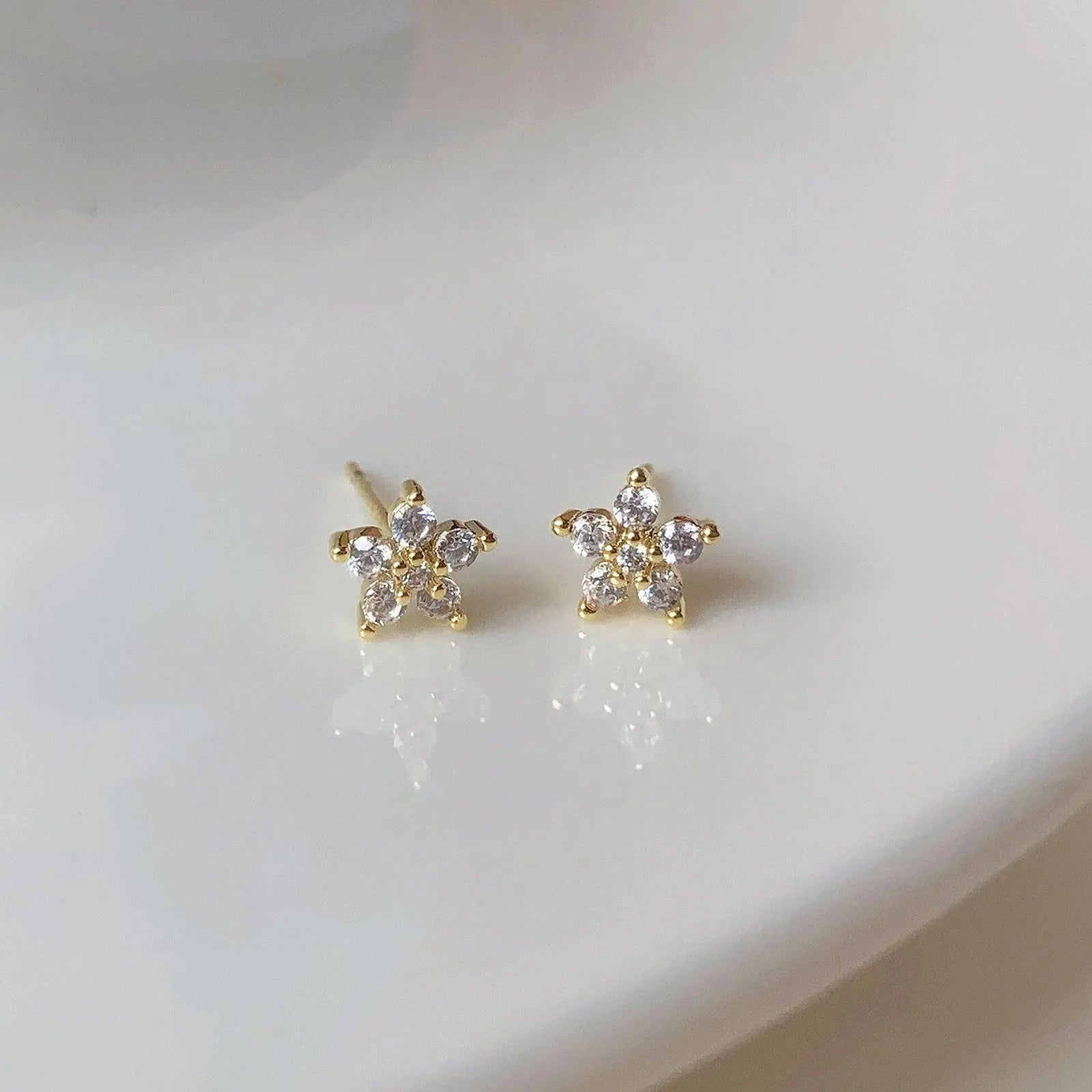 Pendientes Pentagrama Flor Pequeña Zirconia S925 Plata de Ley Elegante Populares Accesorios Femeninos Regalos Fiesta Todas las Ocasiones