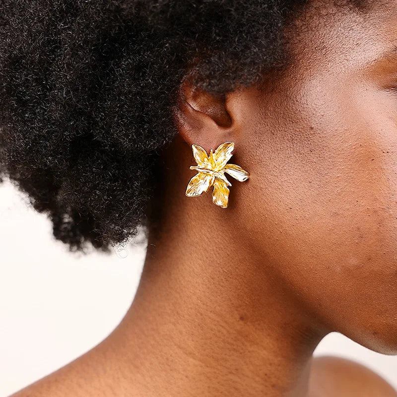 Vintage goldfarbene Blumen-Ohrstecker für Damen, einfache geometrische Statement-Ohrringe, Party-Geschenke, серьги женские