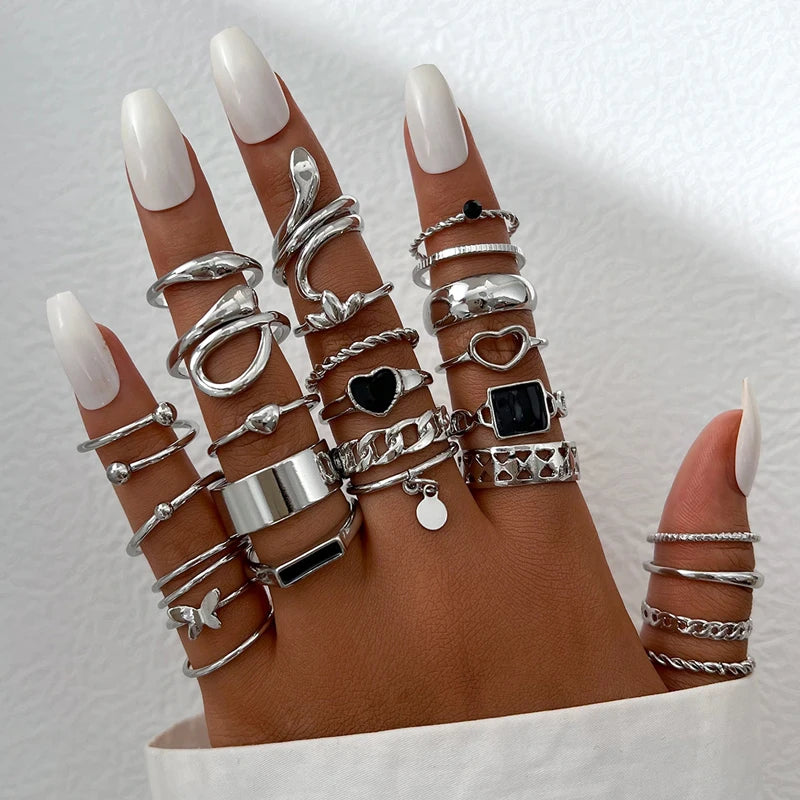 Vintage Irreguläres Ring-Set für Frauen Böhmische Goldfarbe Schmetterling Schlange Herz Geometrische Ringe Retro Boho Mode Schmuck Geschenk