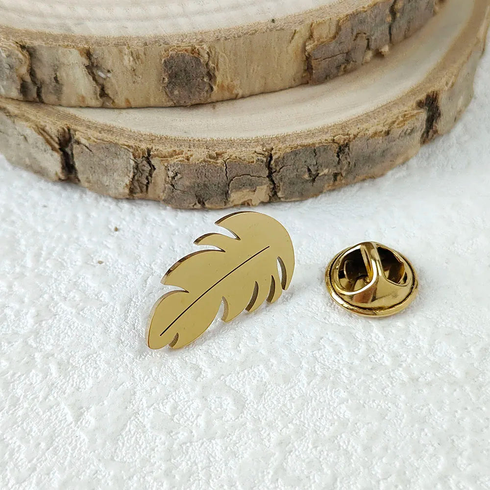 New punk feather hollow stainless steel gold-plated badge, suit lapel pin waterproof black, men's brooch set