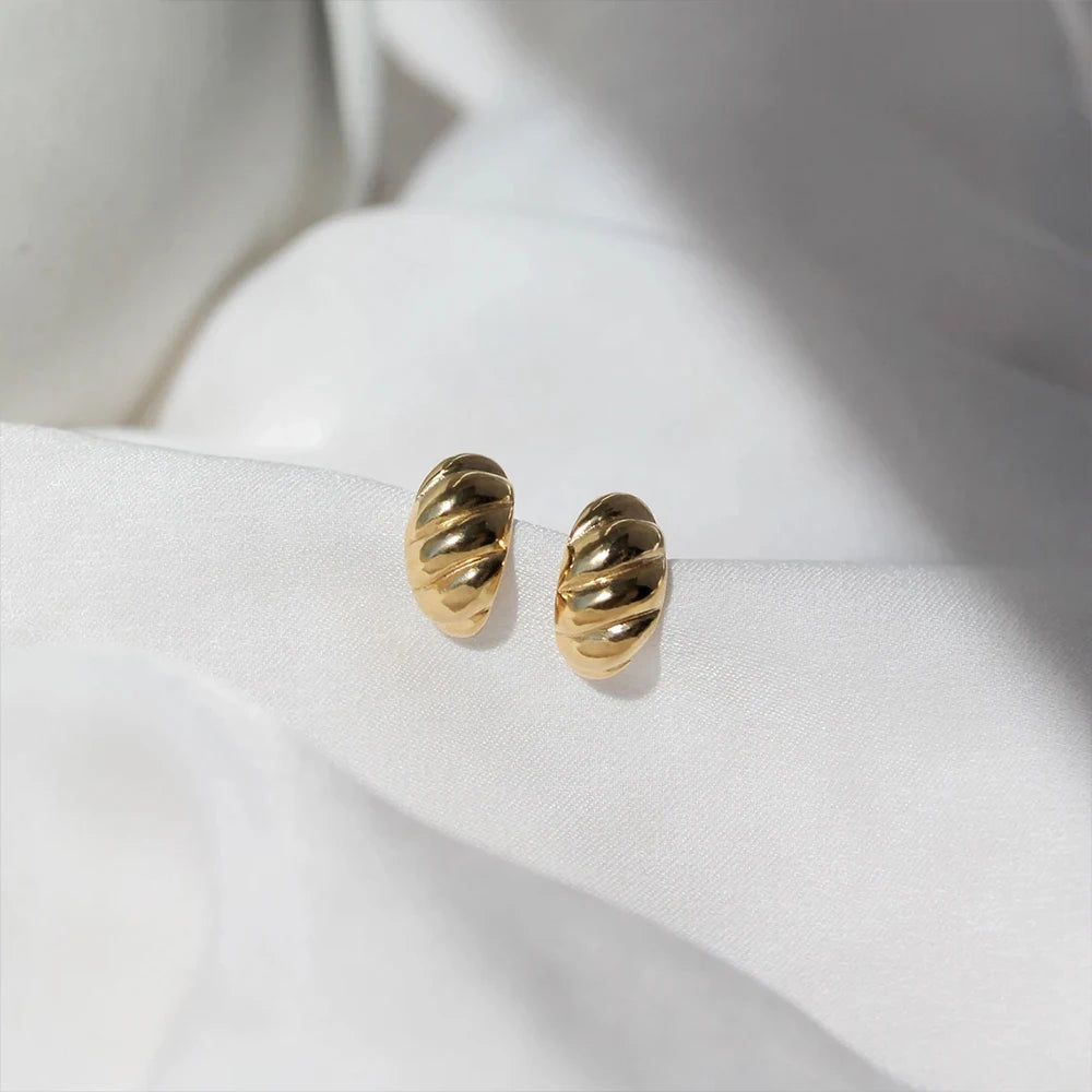 Goldfarbene kleine Edelstahl-Creolen für Damen, Croissant-Dôme-Ohrringe, schlichte Ohrringe, Vintage Geometrie