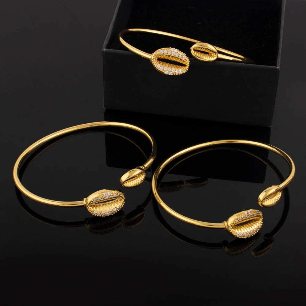 Armbänder Muschelringe Farbechte, fleckenfreie Schmuckstücke 18K Gold Farbe Afrika-Karte Schmuck Accessoires Jubiläumsgeschenke