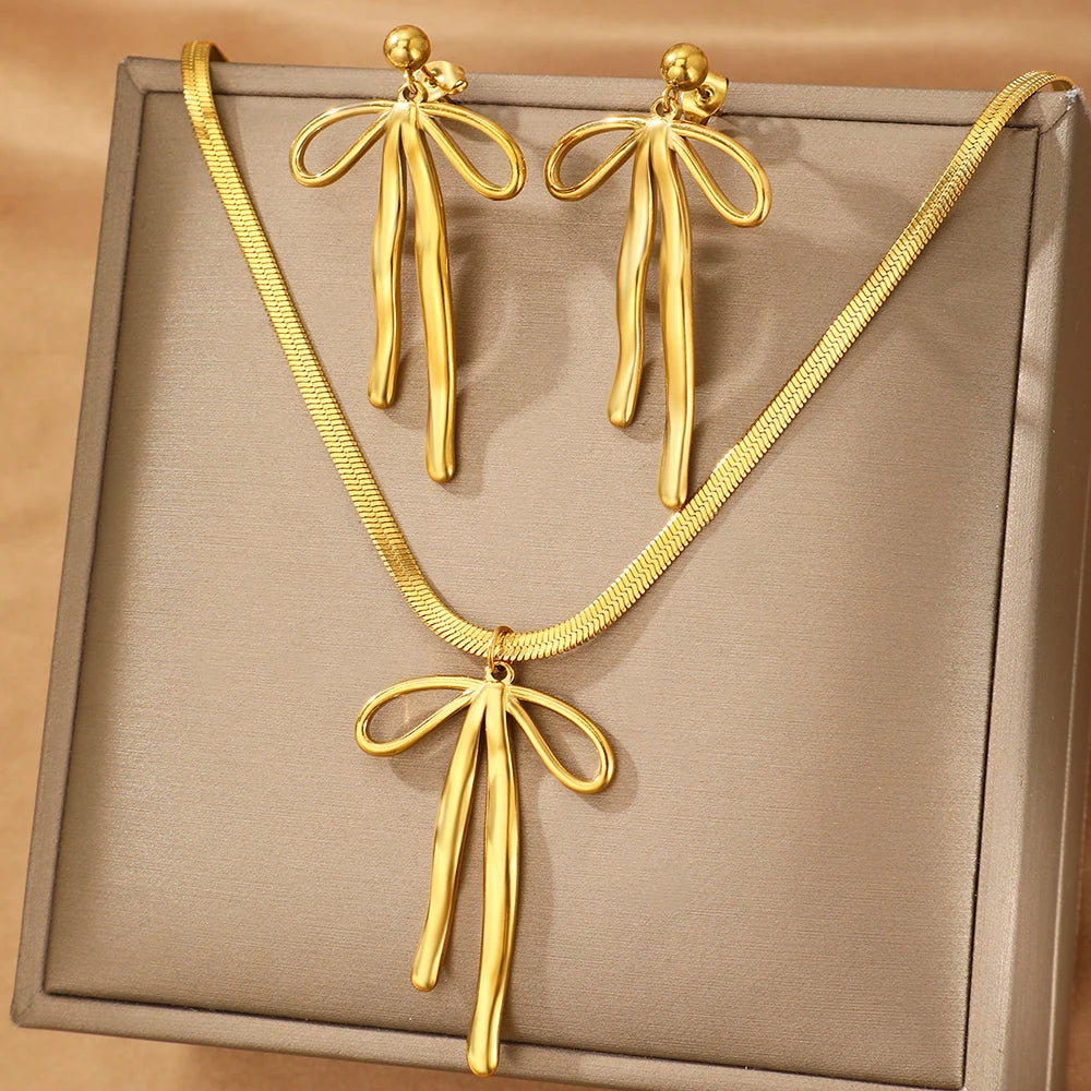 Aomogo Edelstahl-Set Luxus-Mode Schleife Anhänger Schlangenkette Ohrringe Halskette Set für Frauen Schmuck Alltagskombination
