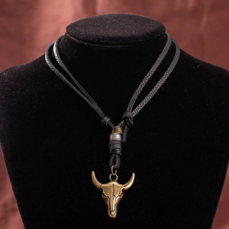 1x Kreativer Retro-Stierkopf-Anhänger Western-Cowboy-Element Stierkopf-Halskette Herren Trend-Accessoires