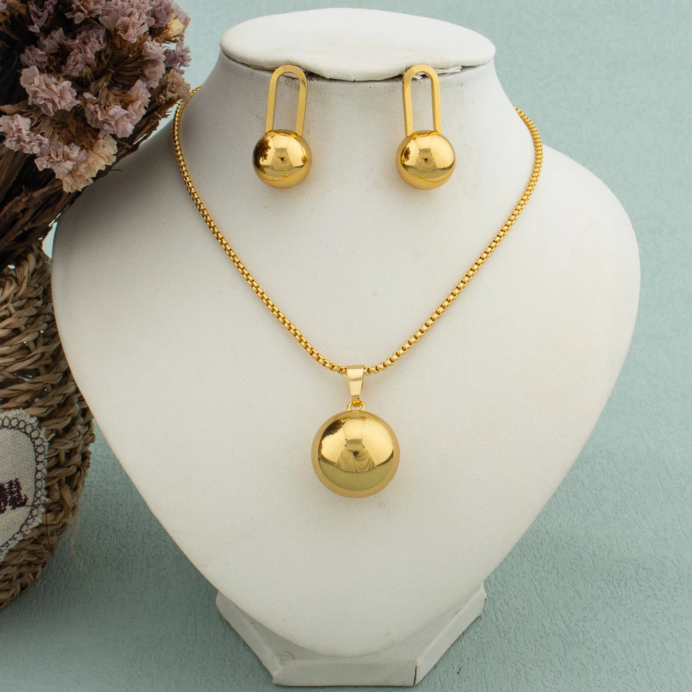 Schlichtes geometrisches Halsketten-Ohrringe-Set aus Metall mit kugelförmigem Anhänger für Damen, Edelstahl, vergoldet, lichtecht, trendiger Schmuck