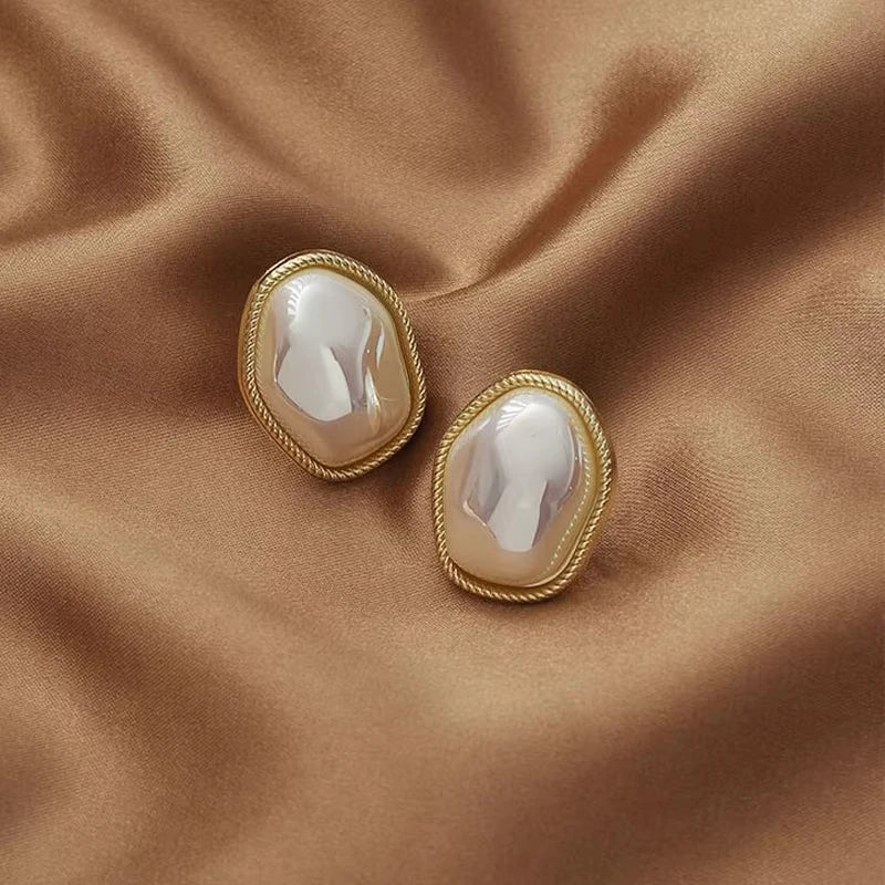 Imitationsperle Zirkon Retro Elegant Unregelmäßige Ovale Quadratische Ausgehöhlte Ohrringe für Damen Party Herbst Winter Schmuck