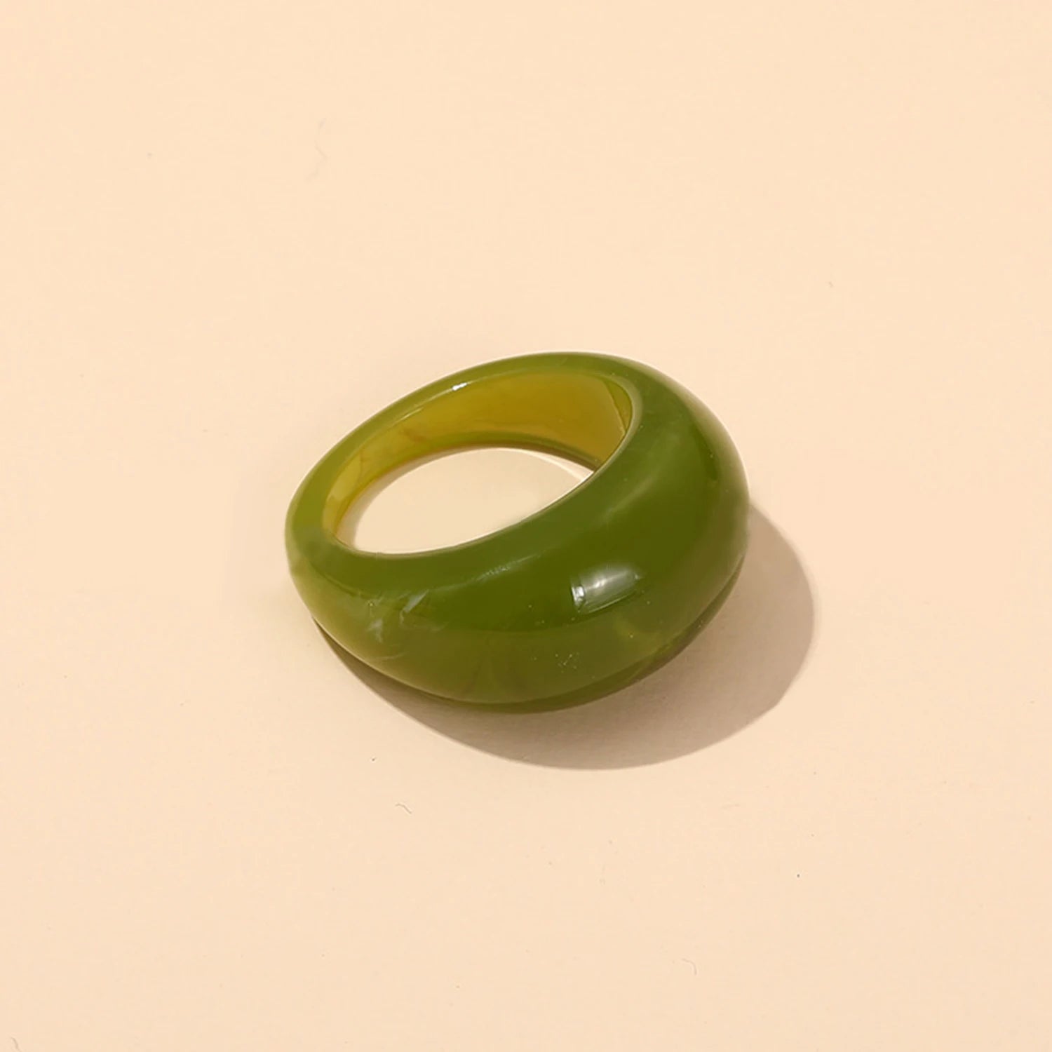 Neue koreanische bunte Acrylringe Vintage runde Ringe für Frauen Große Kpop-Fingerringe für Mädchen Punk-Harzringe Modeschmuck